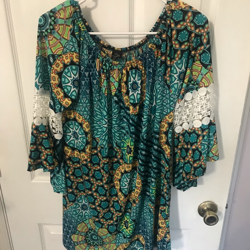 WinWin Pinwheel Sleeve Tunic